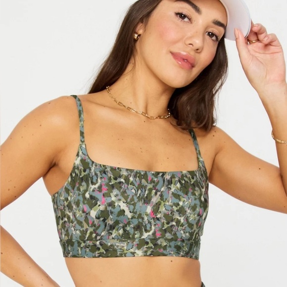 NWT, Fabletics, Essential Low Impact Sports Bra, Cheetah Camo, XL - Picture 1 of 5
